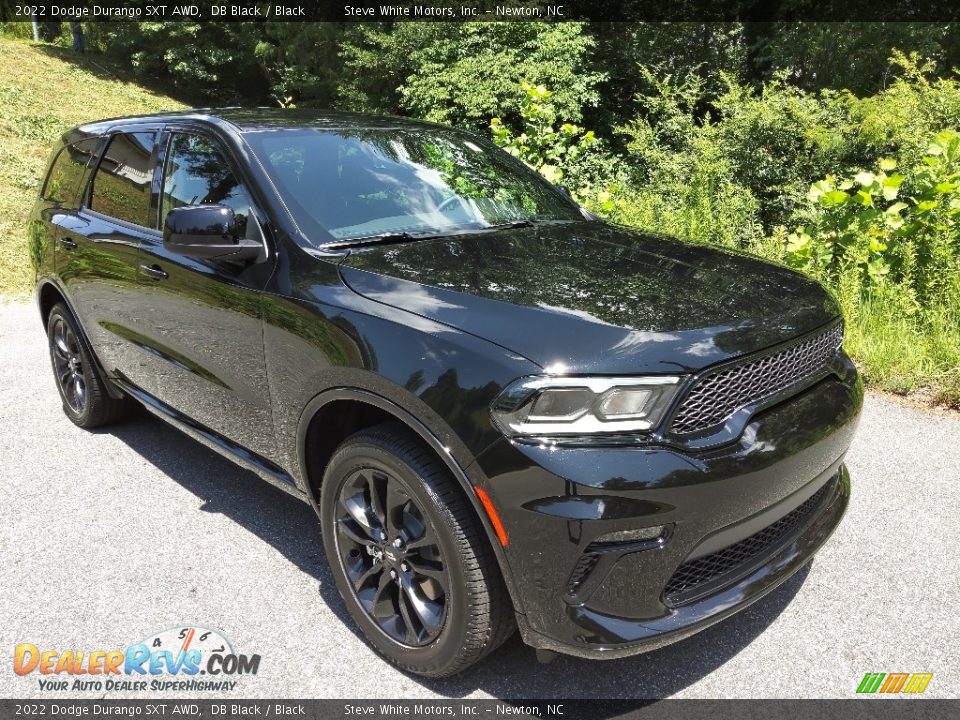 Front 3/4 View of 2022 Dodge Durango SXT AWD Photo #3