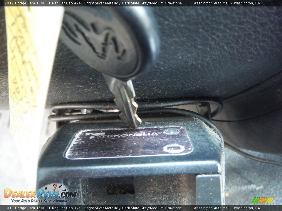 2012 Dodge Ram 1500 ST Regular Cab 4x4 Bright Silver Metallic / Dark Slate Gray/Medium Graystone Photo #15