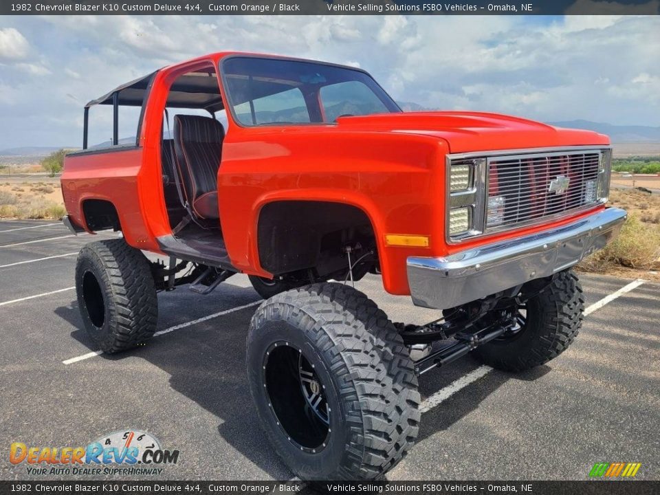 Front 3/4 View of 1982 Chevrolet Blazer K10 Custom Deluxe 4x4 Photo #1