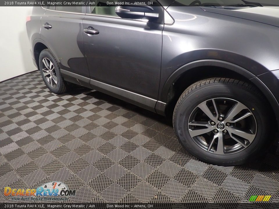 2018 Toyota RAV4 XLE Magnetic Gray Metallic / Ash Photo #6