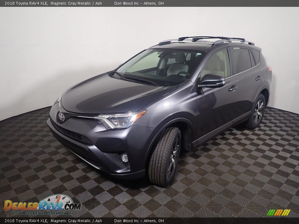 2018 Toyota RAV4 XLE Magnetic Gray Metallic / Ash Photo #11
