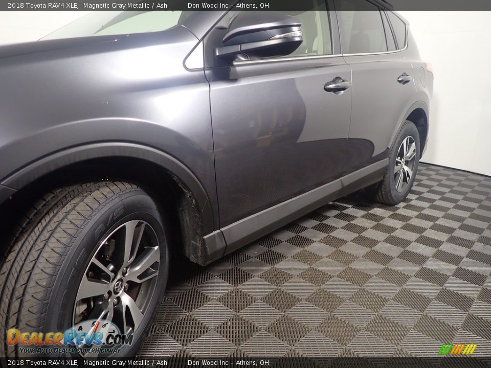 2018 Toyota RAV4 XLE Magnetic Gray Metallic / Ash Photo #12