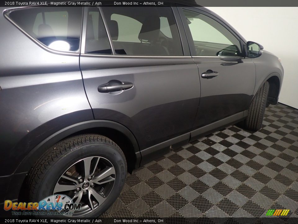 2018 Toyota RAV4 XLE Magnetic Gray Metallic / Ash Photo #22