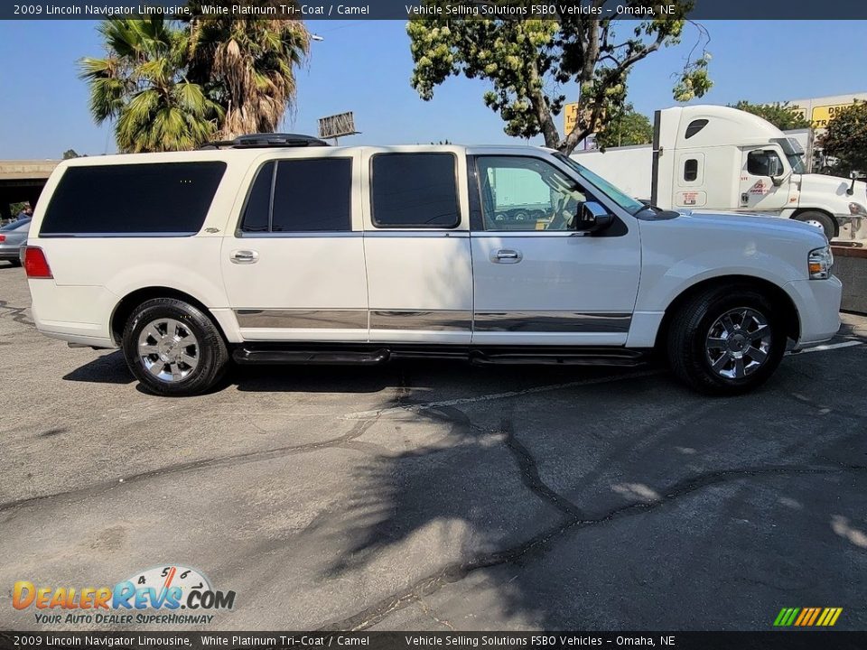 White Platinum Tri-Coat 2009 Lincoln Navigator Limousine Photo #3