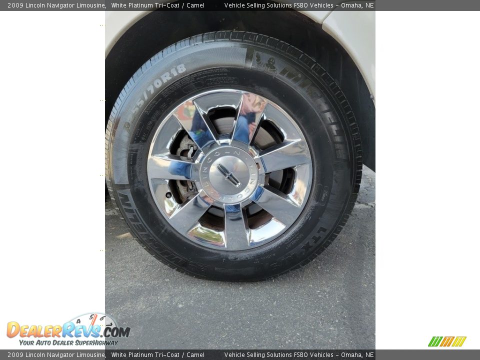 2009 Lincoln Navigator Limousine Wheel Photo #14