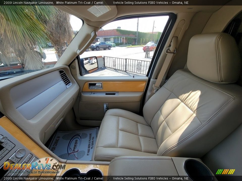 Front Seat of 2009 Lincoln Navigator Limousine Photo #19