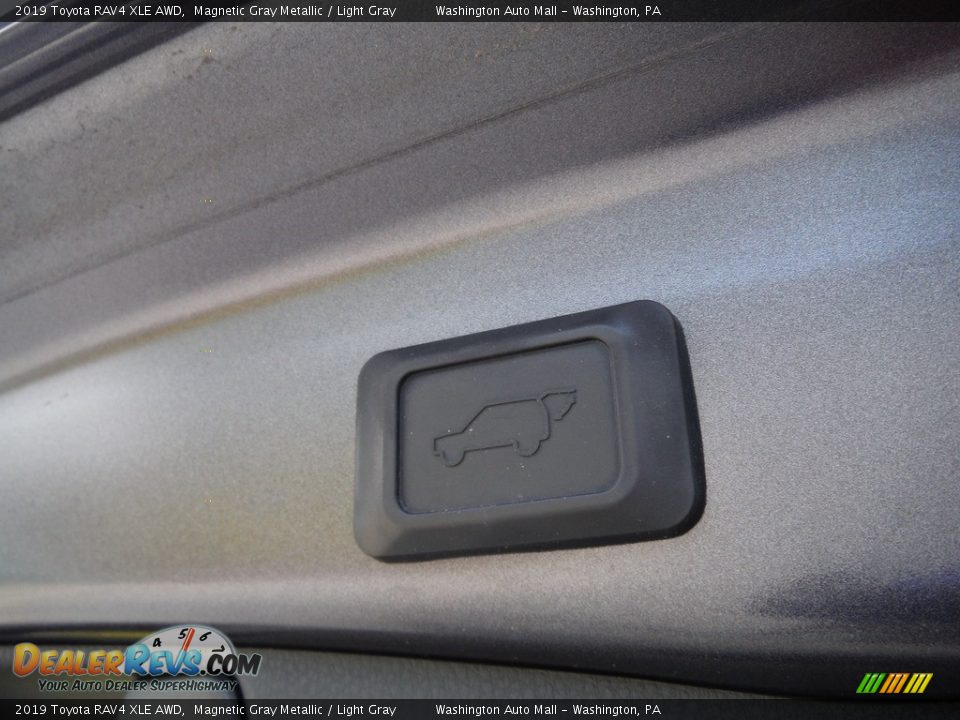 2019 Toyota RAV4 XLE AWD Magnetic Gray Metallic / Light Gray Photo #30