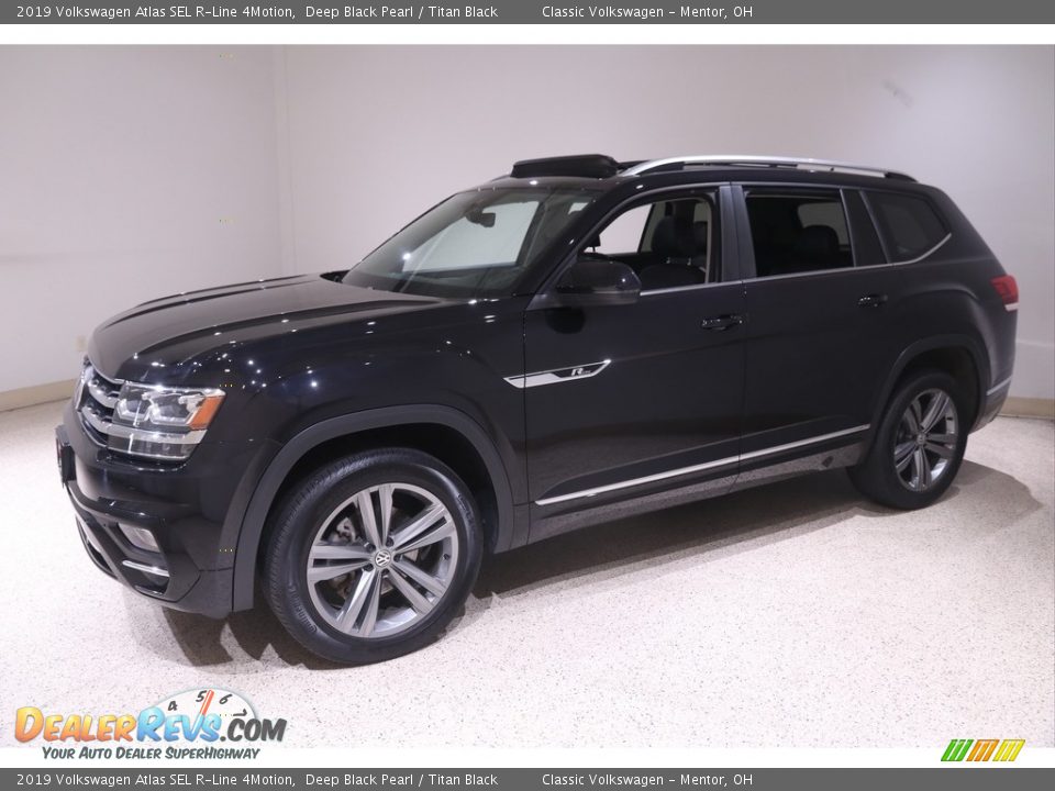 2019 Volkswagen Atlas SEL R-Line 4Motion Deep Black Pearl / Titan Black Photo #3