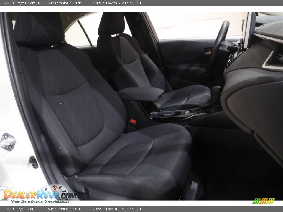2020 Toyota Corolla LE Super White / Black Photo #13