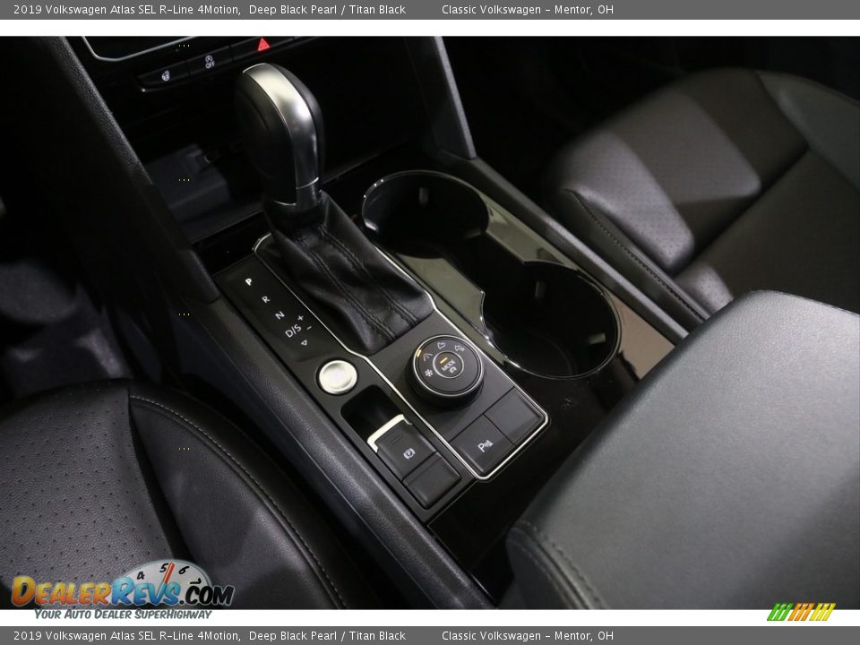 2019 Volkswagen Atlas SEL R-Line 4Motion Deep Black Pearl / Titan Black Photo #16