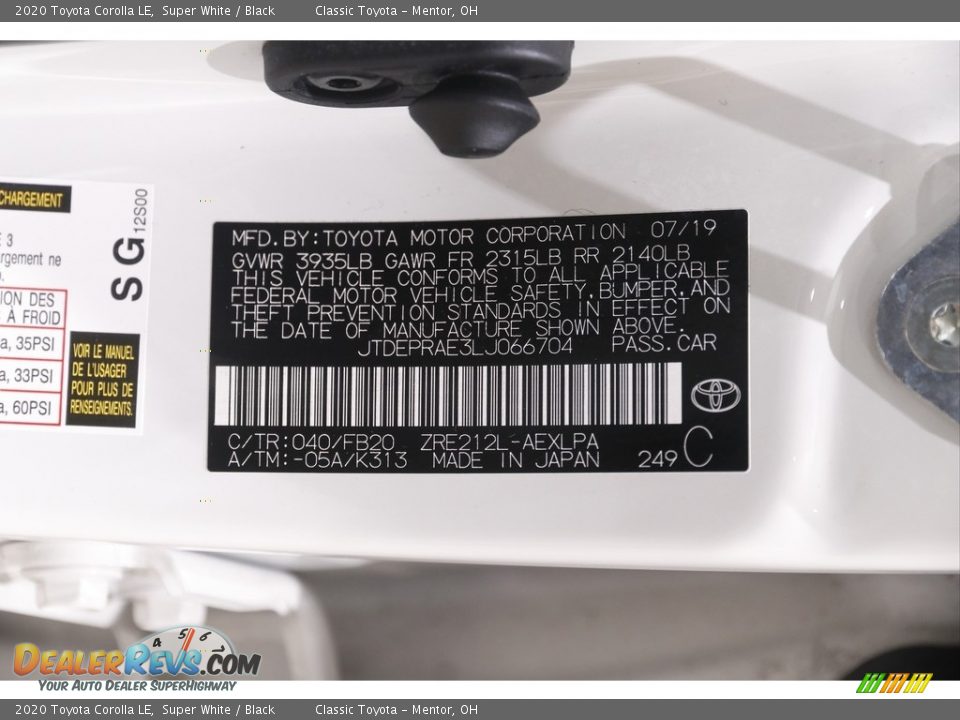 2020 Toyota Corolla LE Super White / Black Photo #18