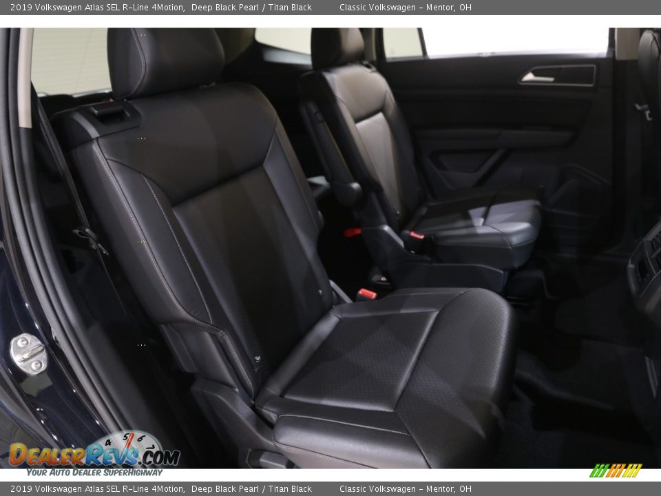 2019 Volkswagen Atlas SEL R-Line 4Motion Deep Black Pearl / Titan Black Photo #18