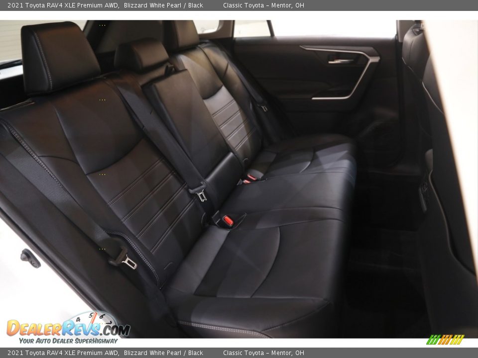 2021 Toyota RAV4 XLE Premium AWD Blizzard White Pearl / Black Photo #16