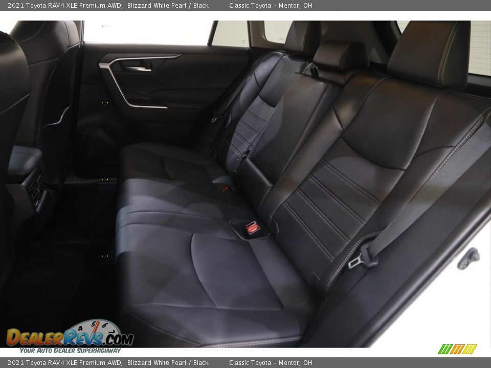 2021 Toyota RAV4 XLE Premium AWD Blizzard White Pearl / Black Photo #17