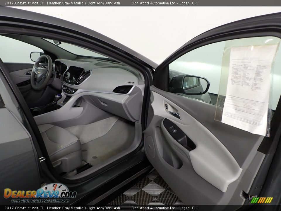 2017 Chevrolet Volt LT Heather Gray Metallic / Light Ash/Dark Ash Photo #25