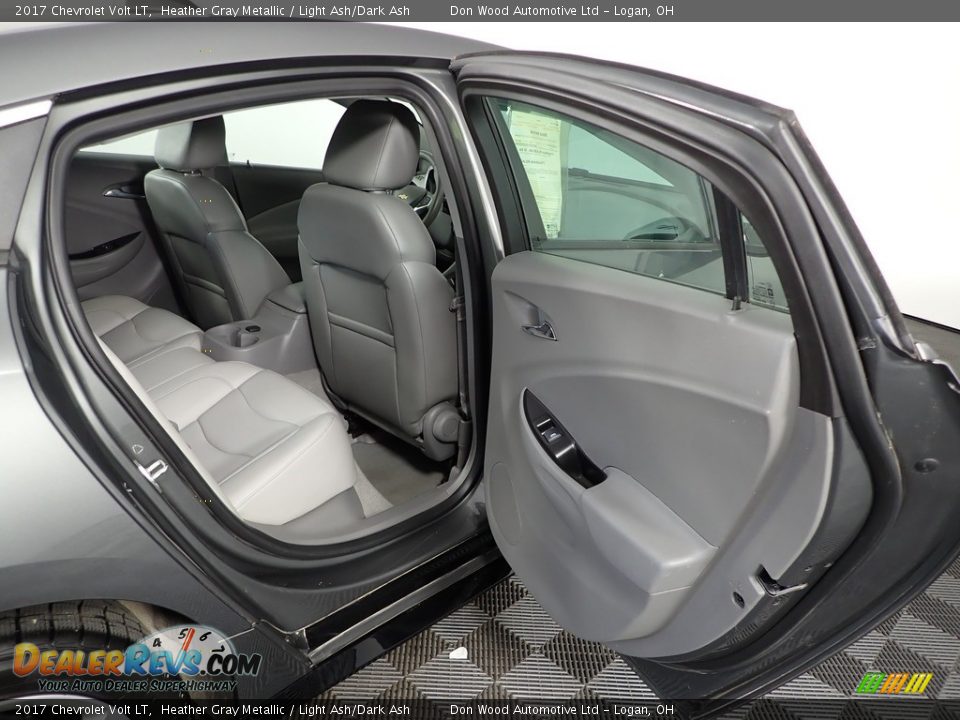 2017 Chevrolet Volt LT Heather Gray Metallic / Light Ash/Dark Ash Photo #27