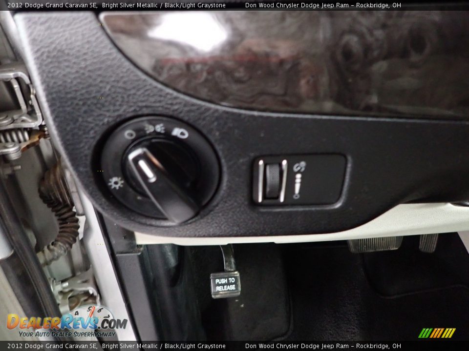 2012 Dodge Grand Caravan SE Bright Silver Metallic / Black/Light Graystone Photo #11
