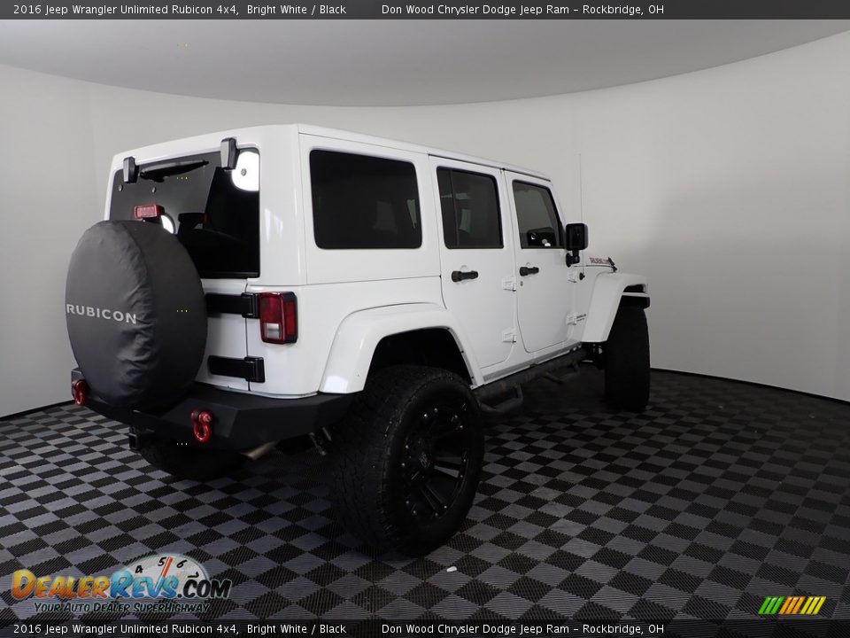 2016 Jeep Wrangler Unlimited Rubicon 4x4 Bright White / Black Photo #9