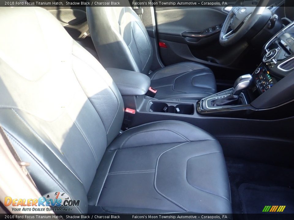 2018 Ford Focus Titanium Hatch Shadow Black / Charcoal Black Photo #11