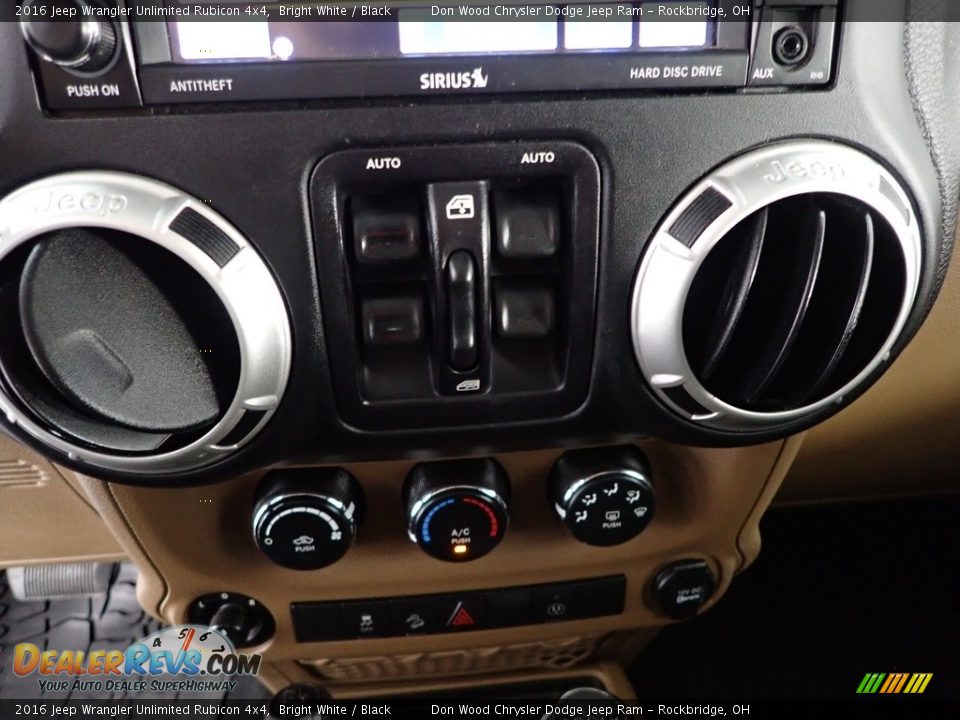 2016 Jeep Wrangler Unlimited Rubicon 4x4 Bright White / Black Photo #18