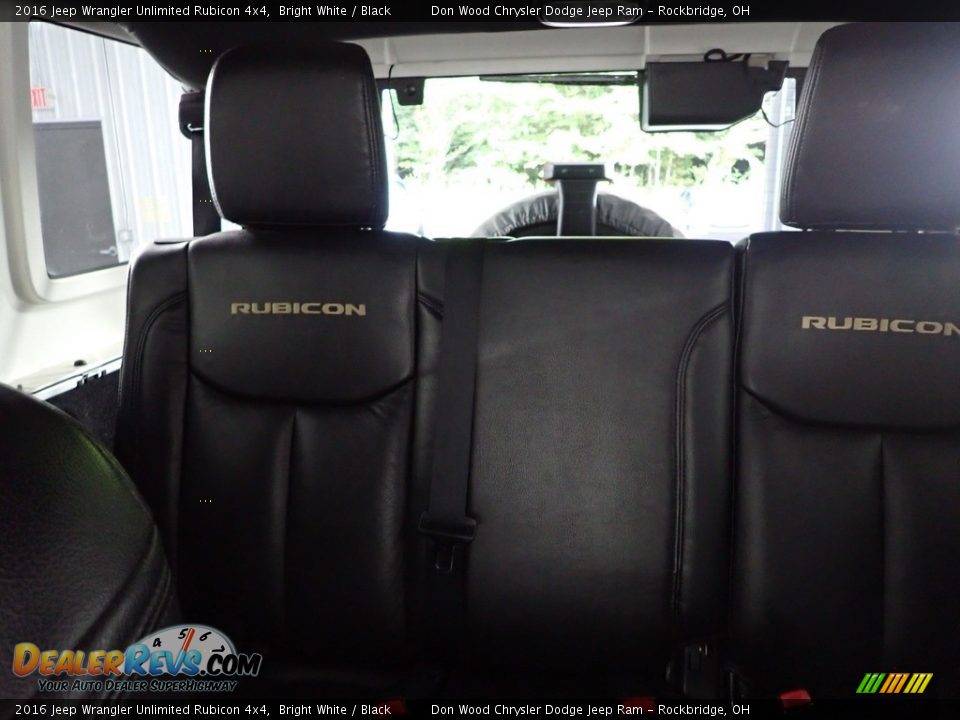 2016 Jeep Wrangler Unlimited Rubicon 4x4 Bright White / Black Photo #21