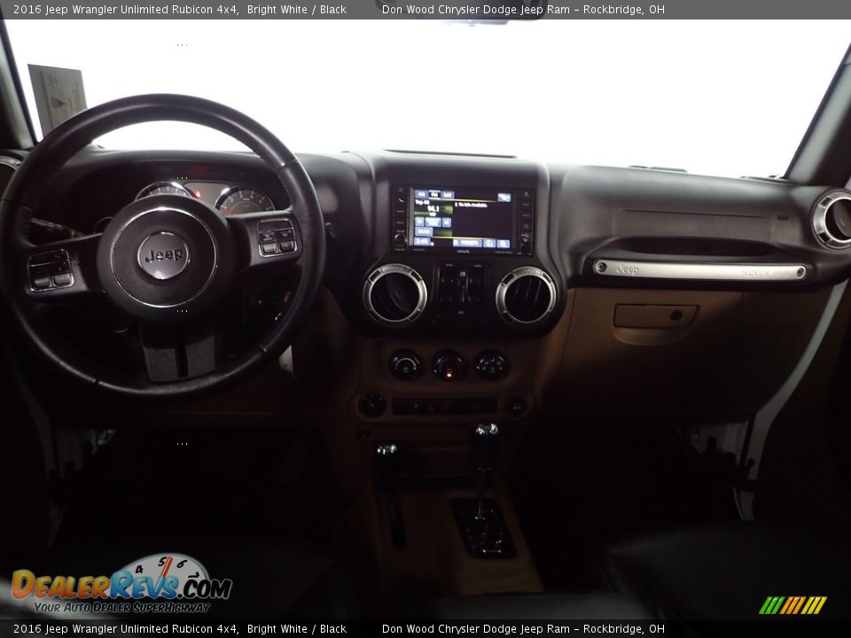 2016 Jeep Wrangler Unlimited Rubicon 4x4 Bright White / Black Photo #24