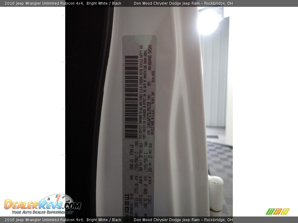 2016 Jeep Wrangler Unlimited Rubicon 4x4 Bright White / Black Photo #32