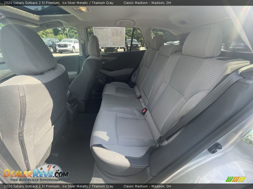 2020 Subaru Outback 2.5i Premium Ice Silver Metallic / Titanium Gray Photo #17