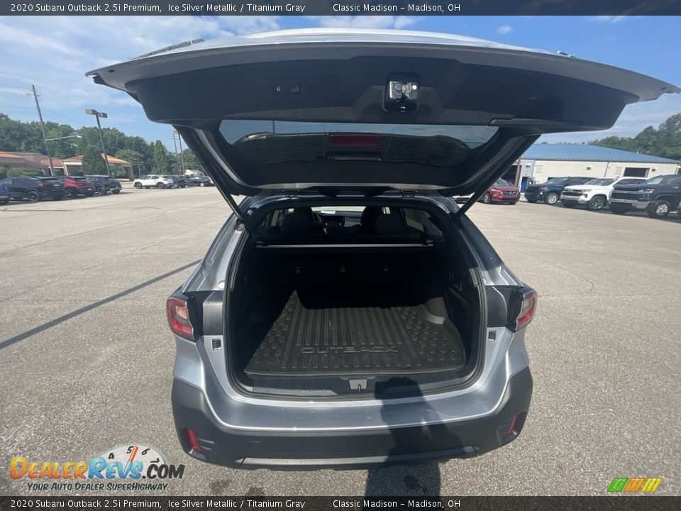2020 Subaru Outback 2.5i Premium Ice Silver Metallic / Titanium Gray Photo #18