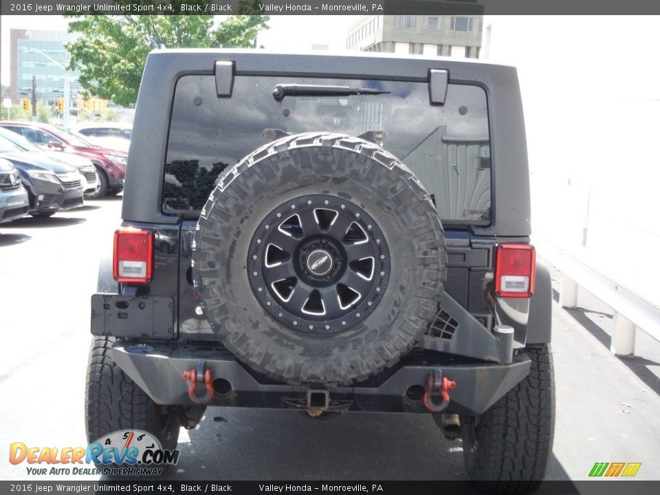 2016 Jeep Wrangler Unlimited Sport 4x4 Black / Black Photo #12