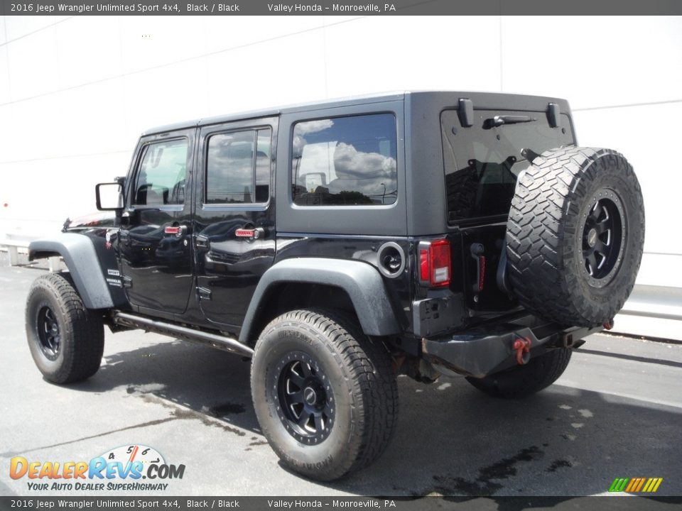 2016 Jeep Wrangler Unlimited Sport 4x4 Black / Black Photo #13