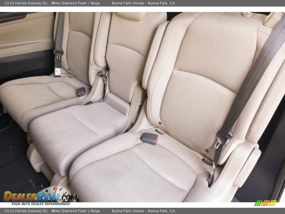 2019 Honda Odyssey EX White Diamond Pearl / Beige Photo #18