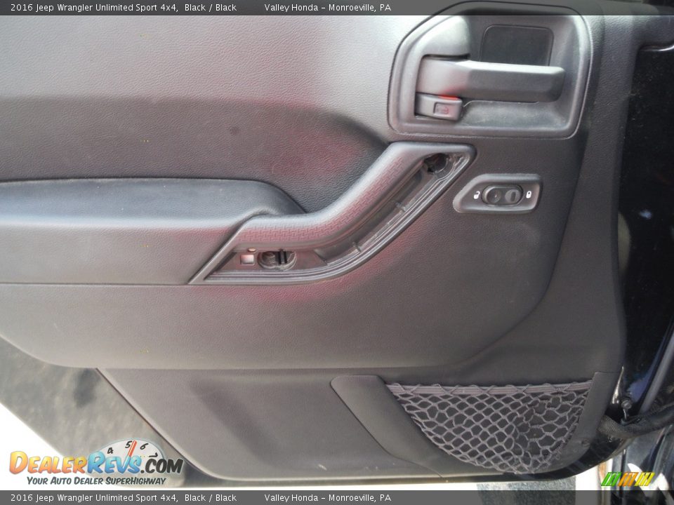 2016 Jeep Wrangler Unlimited Sport 4x4 Black / Black Photo #16