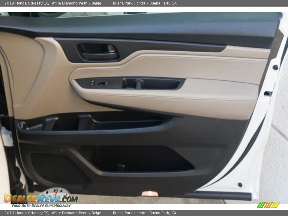 2019 Honda Odyssey EX White Diamond Pearl / Beige Photo #31