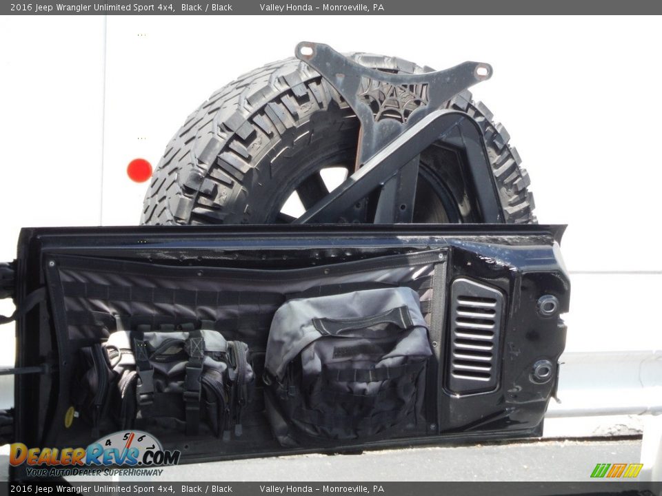 2016 Jeep Wrangler Unlimited Sport 4x4 Black / Black Photo #26