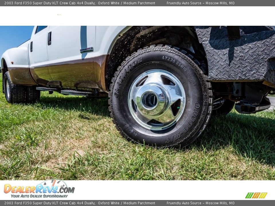 2003 Ford F350 Super Duty XLT Crew Cab 4x4 Dually Oxford White / Medium Parchment Photo #2