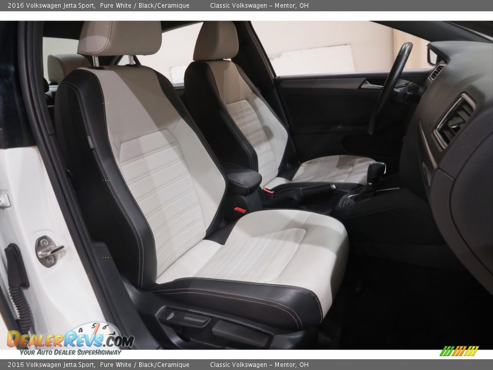 Front Seat of 2016 Volkswagen Jetta Sport Photo #15