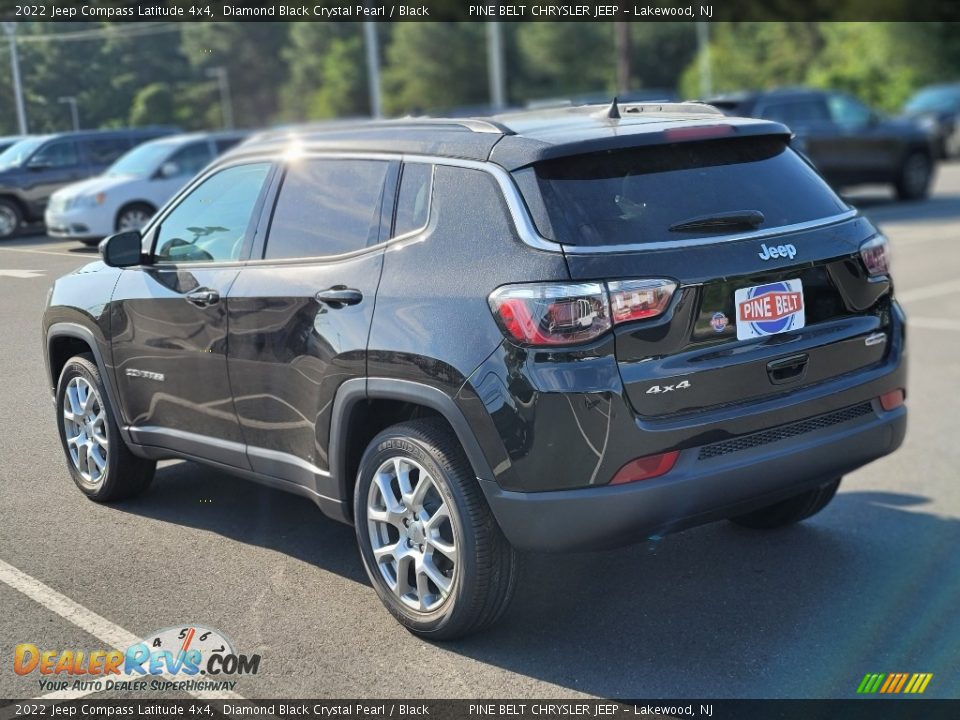 2022 Jeep Compass Latitude 4x4 Diamond Black Crystal Pearl / Black Photo #6