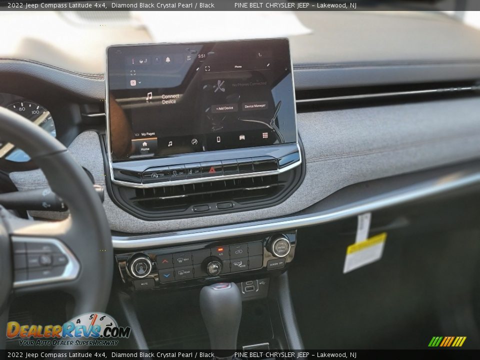 2022 Jeep Compass Latitude 4x4 Diamond Black Crystal Pearl / Black Photo #8