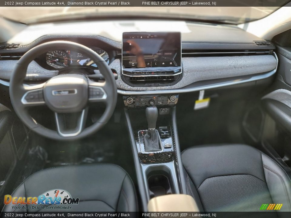 2022 Jeep Compass Latitude 4x4 Diamond Black Crystal Pearl / Black Photo #10
