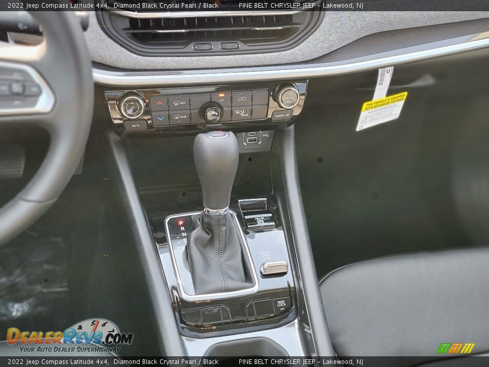2022 Jeep Compass Latitude 4x4 Diamond Black Crystal Pearl / Black Photo #11