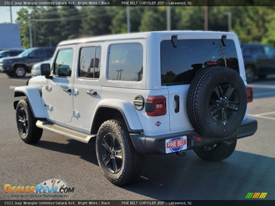 2022 Jeep Wrangler Unlimited Sahara 4x4 Bright White / Black Photo #6