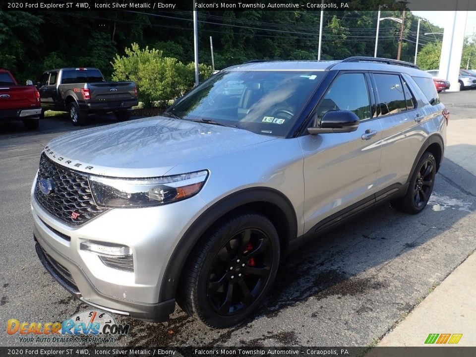 Front 3/4 View of 2020 Ford Explorer ST 4WD Photo #7