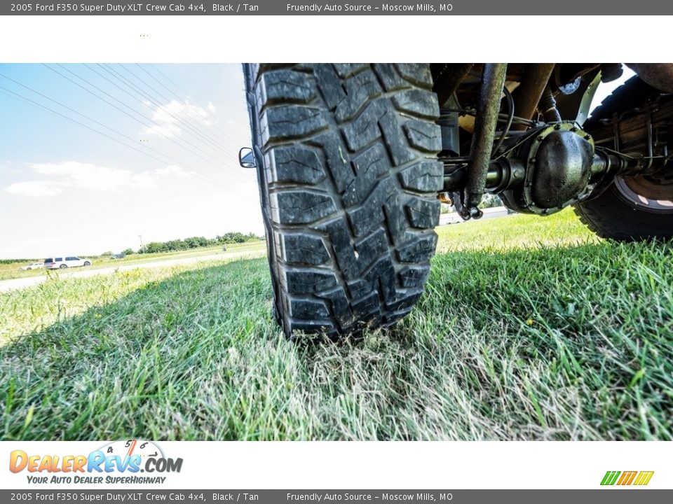 2005 Ford F350 Super Duty XLT Crew Cab 4x4 Black / Tan Photo #14