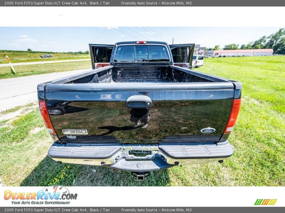 2005 Ford F350 Super Duty XLT Crew Cab 4x4 Black / Tan Photo #21