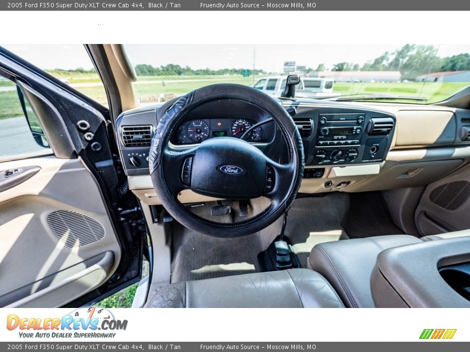 2005 Ford F350 Super Duty XLT Crew Cab 4x4 Black / Tan Photo #27