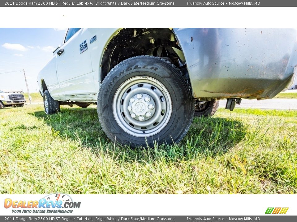 2011 Dodge Ram 2500 HD ST Regular Cab 4x4 Bright White / Dark Slate/Medium Graystone Photo #2