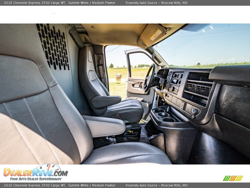 2016 Chevrolet Express 2500 Cargo WT Summit White / Medium Pewter Photo #25