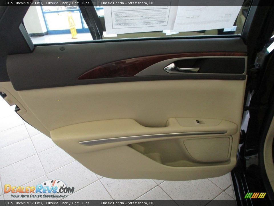 2015 Lincoln MKZ FWD Tuxedo Black / Light Dune Photo #23