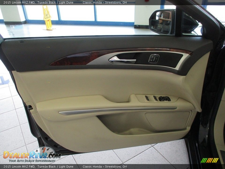 2015 Lincoln MKZ FWD Tuxedo Black / Light Dune Photo #26